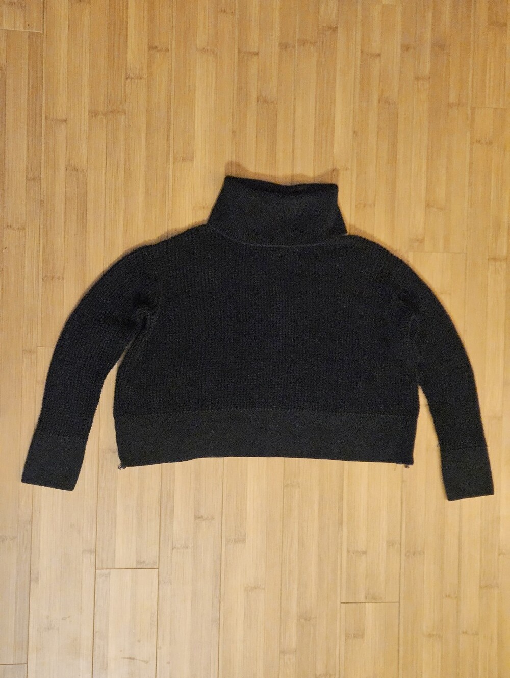 Vetta Black Turtleneck Convertible Cropped Waffle Knit Sweater